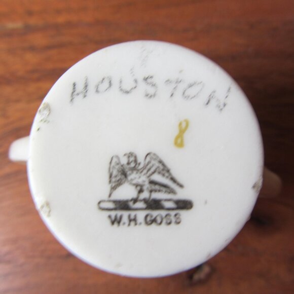 W.H. Goss crested heraldry china vintage Devon Torquay (GC063 Grace) - Picture 9 of 9